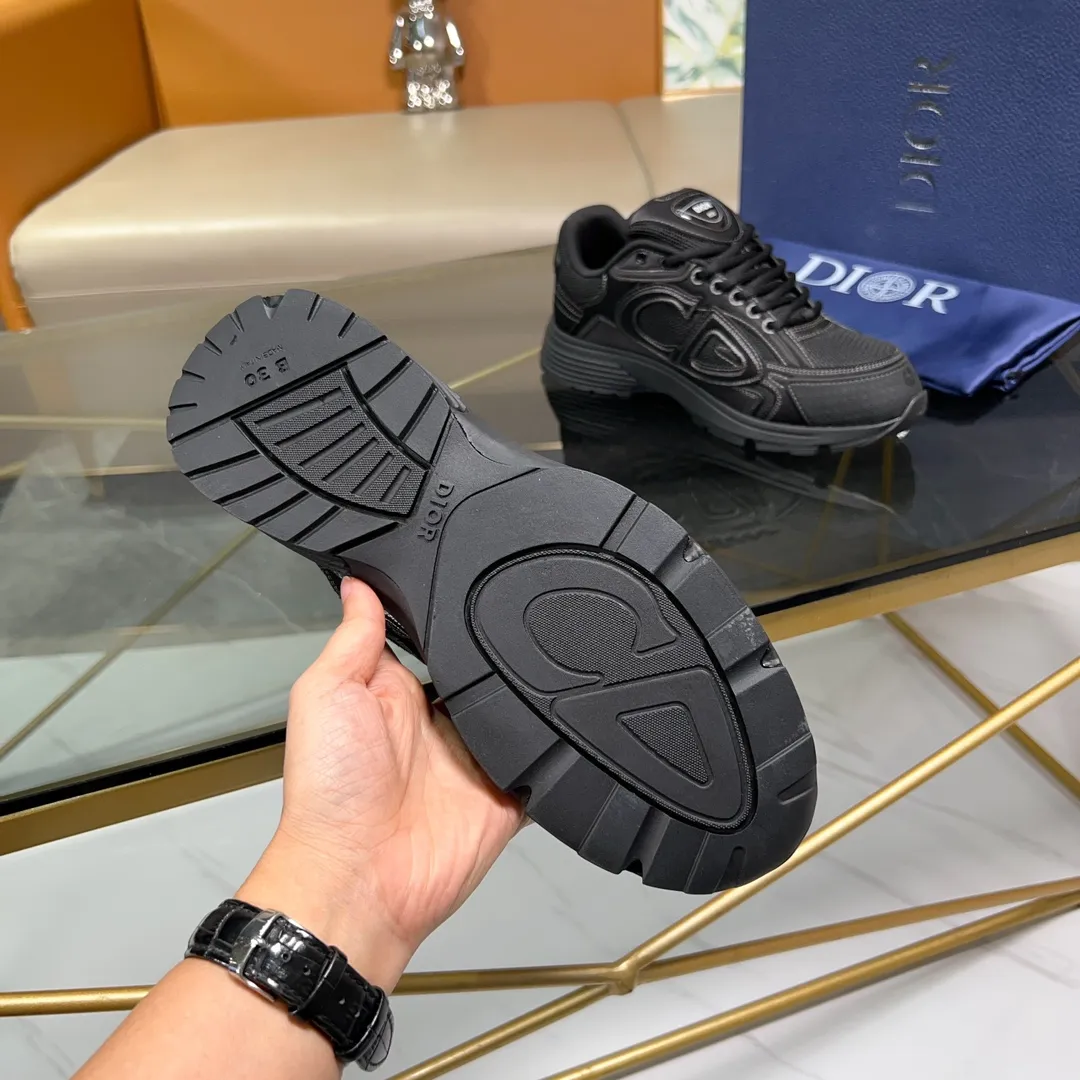 Men's Men's Shoes💰P460💰【DIOR】Dior's new B30 low-top sneakers✅ Carefully crafted from gray mesh fabric and white technical fabric, it features a CD30" graphic logo, and "DIO~B30" and "CD30" logos on the heel and tongue. The extra-light sculpted rubber sole is paired with iconic embellishments to enhance style, and internal stretch details create an ideal and comfortable wearing experience. Can be matched with a variety of casual looks to highlight a fashionable and modern sports style. Size: 38-44 (45 can be customized)